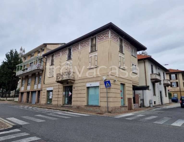 negozio in vendita a Cantù
