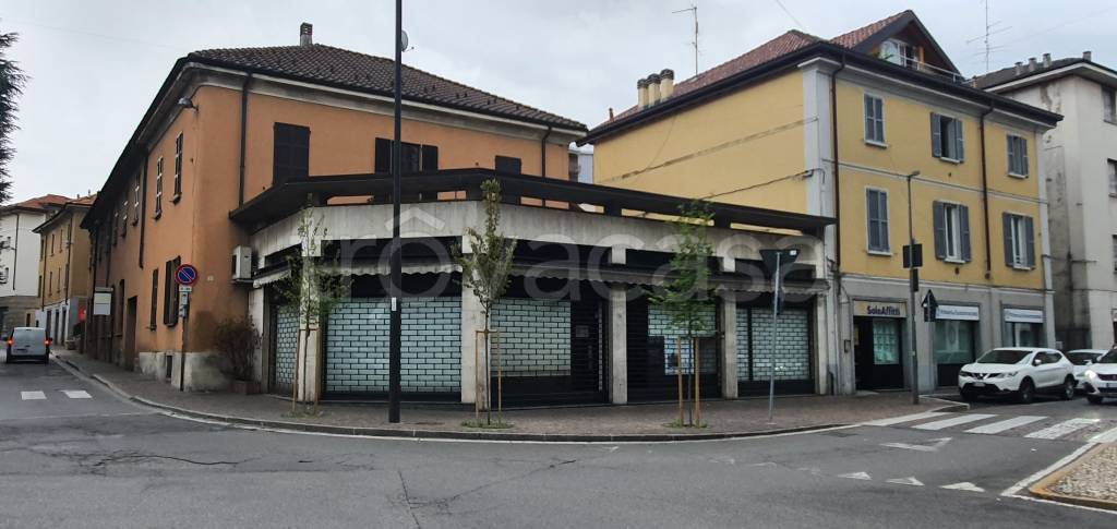 negozio in vendita a Cantù