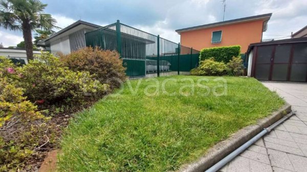 casa indipendente in vendita a Cantù