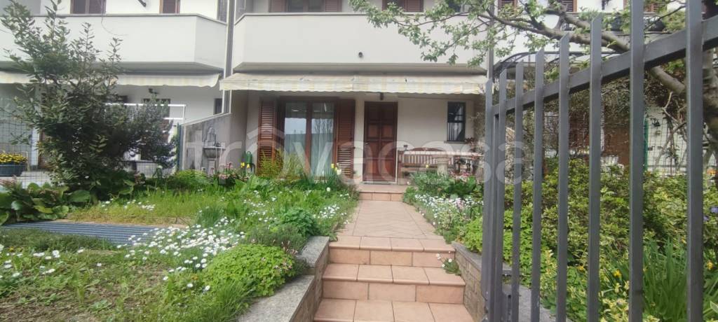 casa indipendente in vendita a Cantù