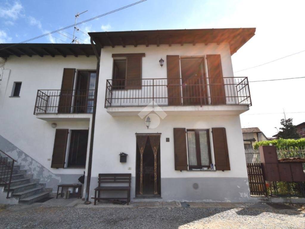 casa indipendente in vendita a Cantù in zona Vighizzolo