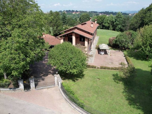 casa indipendente in vendita a Cantù