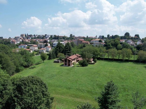 casa indipendente in vendita a Cantù