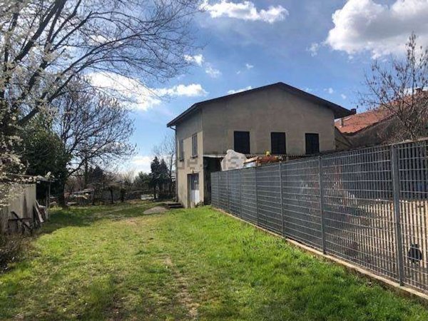 appartamento in vendita a Cantù in zona Fecchio