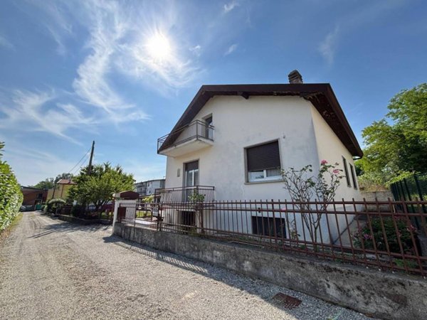 casa indipendente in vendita a Cantù