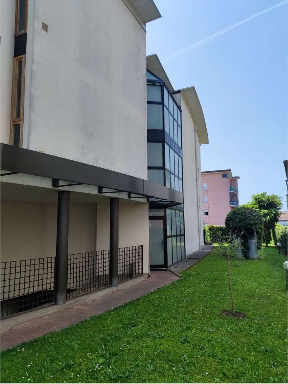 appartamento in vendita a Cantù in zona Vighizzolo