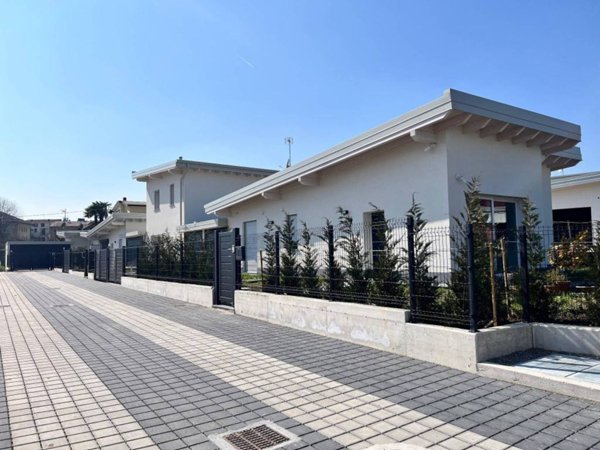 casa indipendente in vendita a Cantù