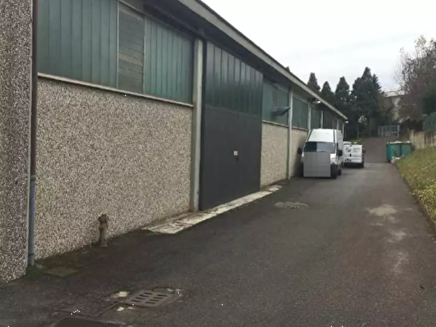 locale di sgombero in vendita a Cantù