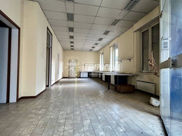 ufficio in vendita a Cantù