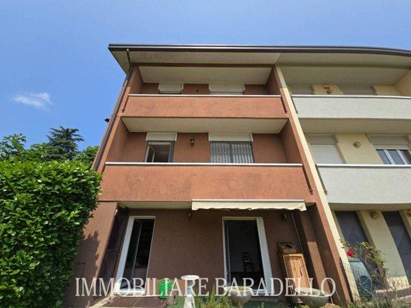 casa indipendente in vendita a Cantù