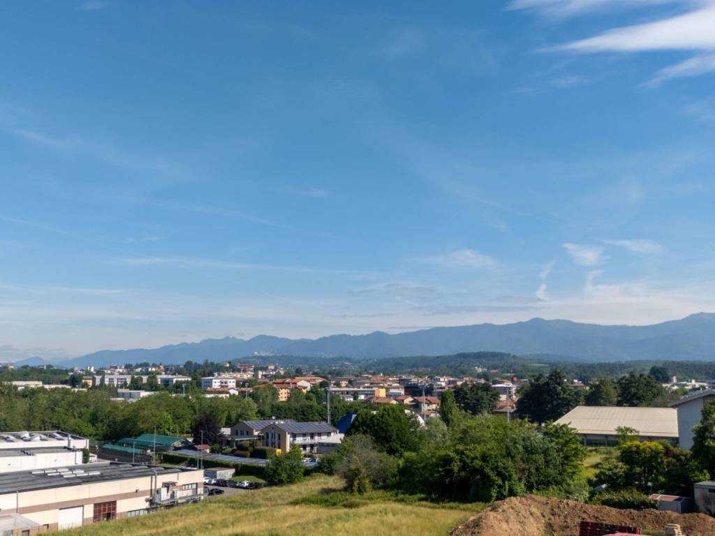 casa indipendente in vendita a Cantù in zona Vighizzolo