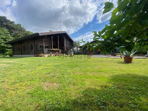 casa indipendente in vendita a Cantù