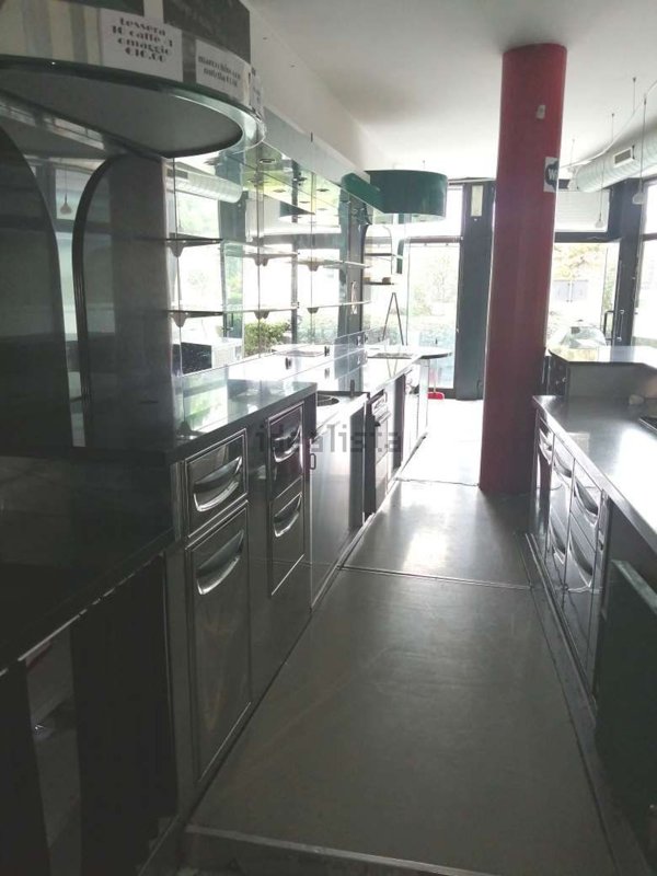 negozio in vendita a Cantù