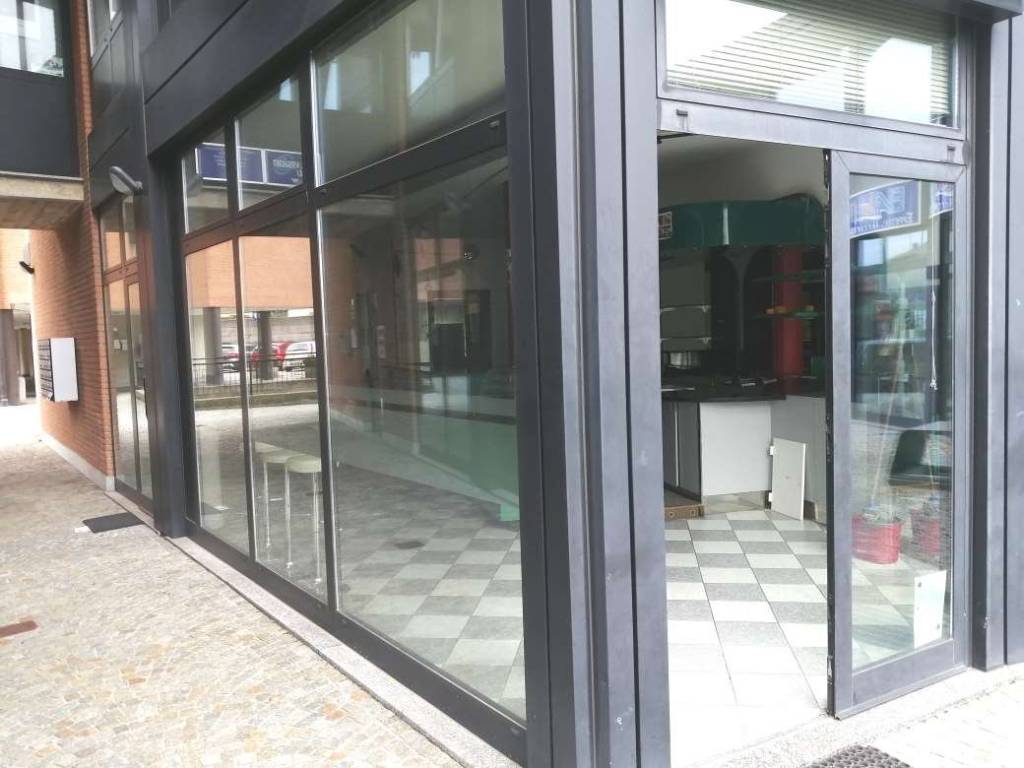 negozio in vendita a Cantù
