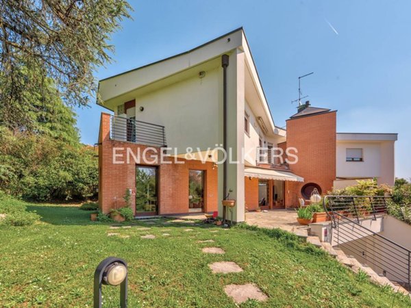 casa indipendente in vendita a Cantù