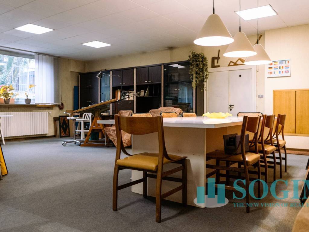 negozio in vendita a Cantù