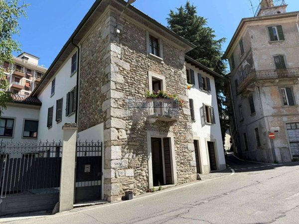 negozio in vendita a Cantù