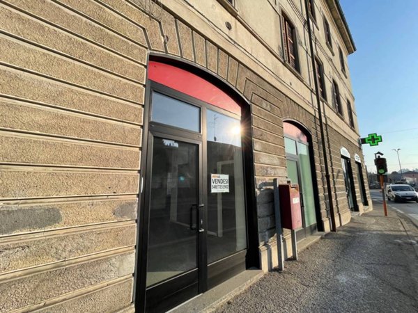 negozio in vendita a Cantù in zona Cantù Asnago