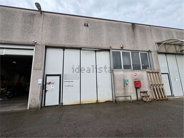 locale di sgombero in vendita a Cantù