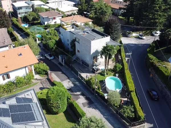 casa indipendente in vendita a Cantù