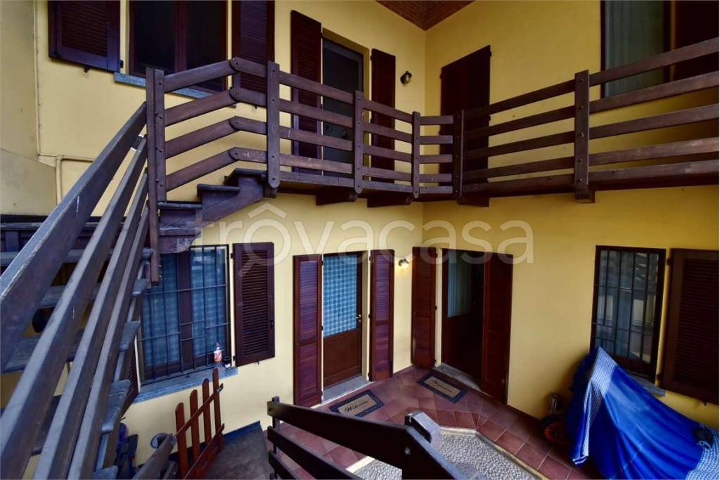 casa indipendente in vendita a Cantù in zona Cascina Amata