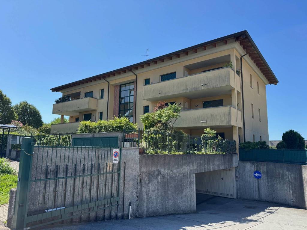 appartamento in vendita a Cantù in zona Vighizzolo