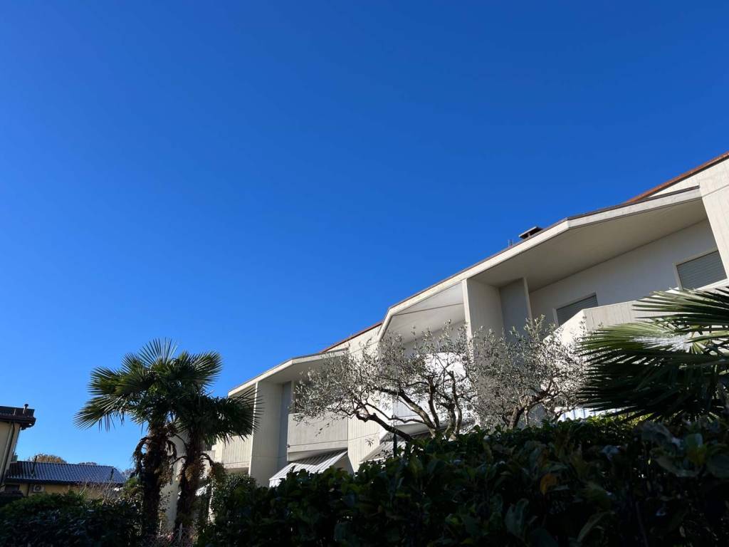 casa indipendente in vendita a Cantù in zona Vighizzolo