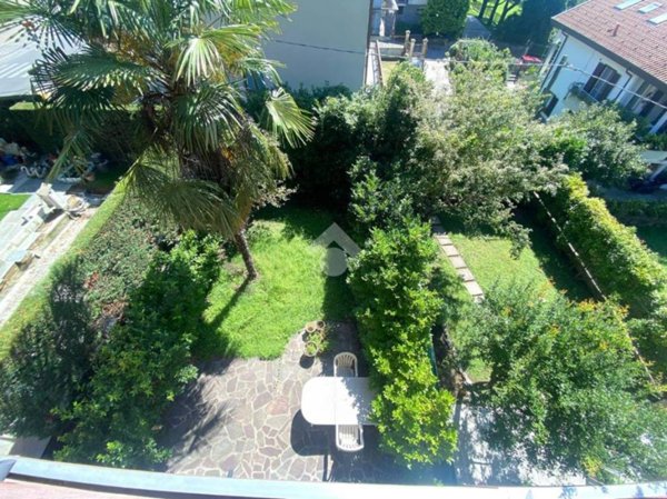 casa indipendente in vendita a Cantù