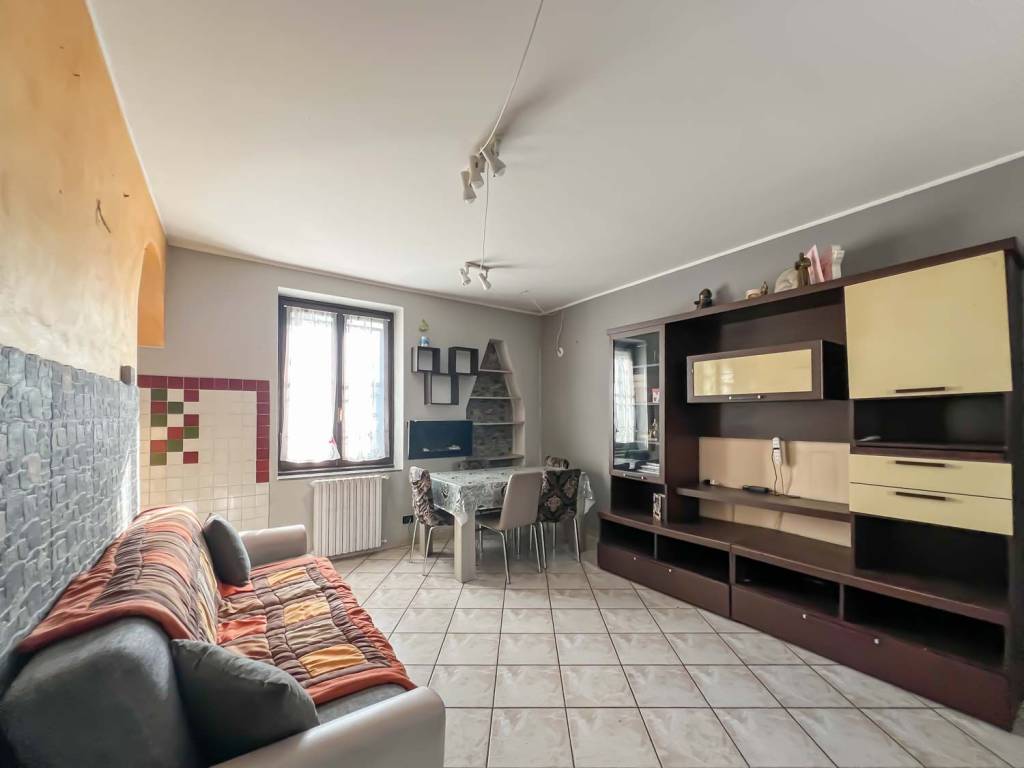 casa indipendente in vendita a Cantù in zona Cascina Amata