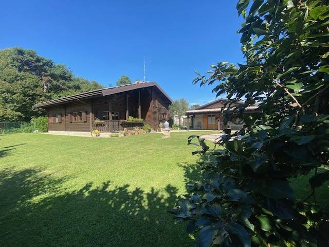 casa indipendente in vendita a Cantù