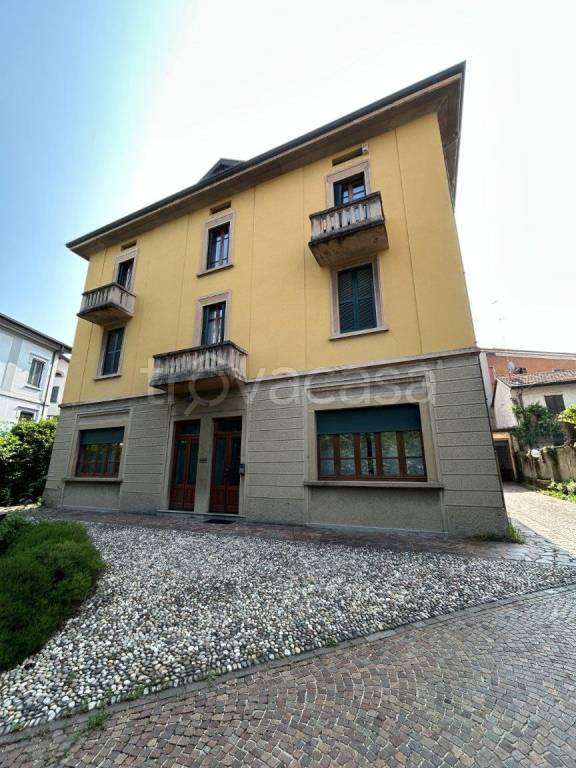 casa indipendente in vendita a Cantù