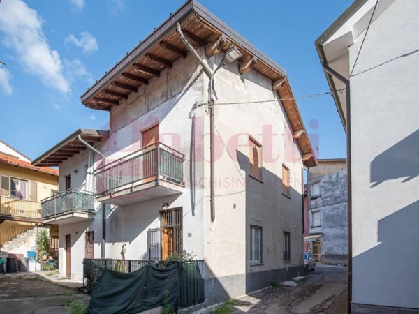 casa indipendente in vendita a Cantù in zona Cascina Amata