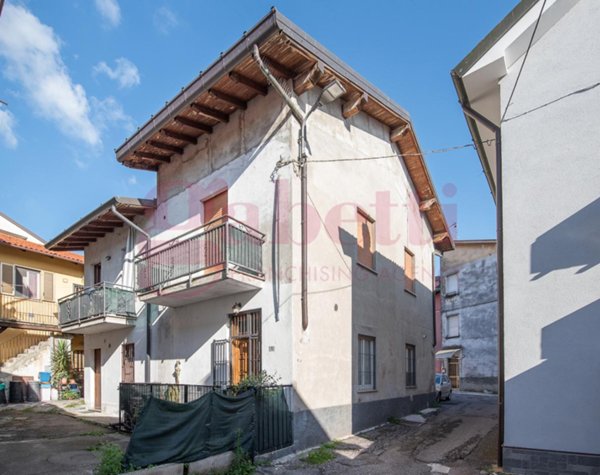 casa indipendente in vendita a Cantù in zona Cascina Amata