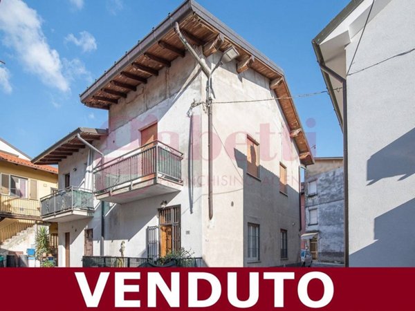 casa indipendente in vendita a Cantù in zona Cascina Amata