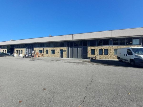 ufficio in vendita a Cantù in zona Fecchio