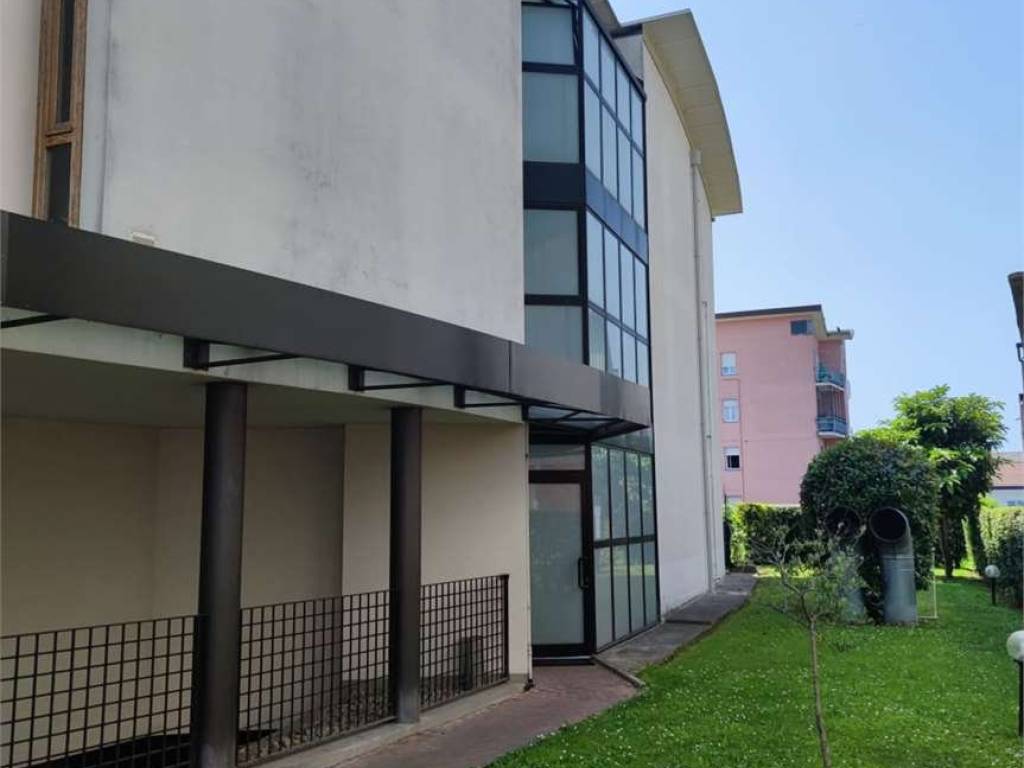appartamento in vendita a Cantù in zona Vighizzolo