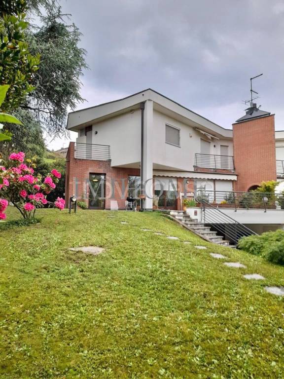 casa indipendente in vendita a Cantù