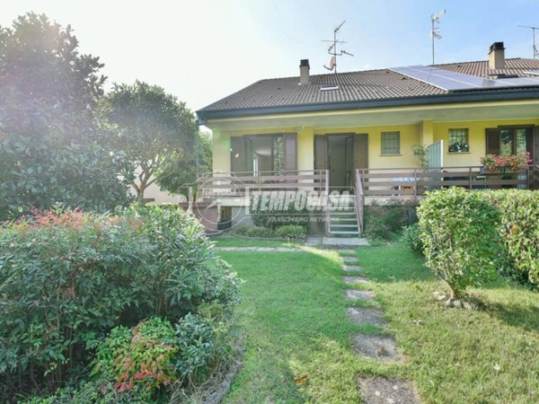 casa indipendente in vendita a Cantù