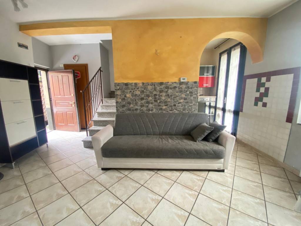 appartamento in vendita a Cantù in zona Cascina Amata