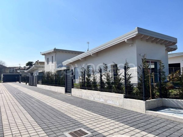 casa indipendente in vendita a Cantù