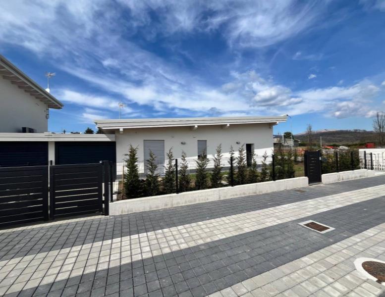 casa indipendente in vendita a Cantù