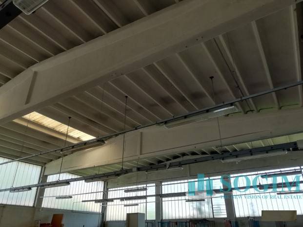 capannone in vendita a Cantù in zona Vighizzolo