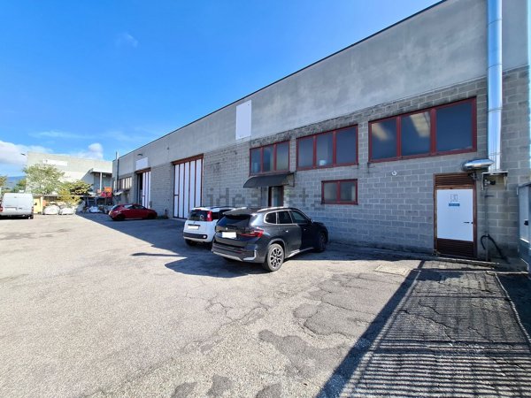 capannone in vendita a Cantù