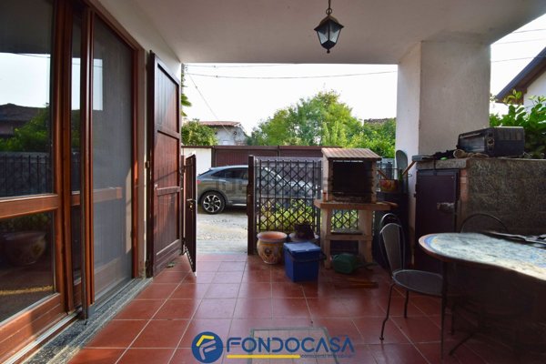 casa indipendente in vendita a Cantù