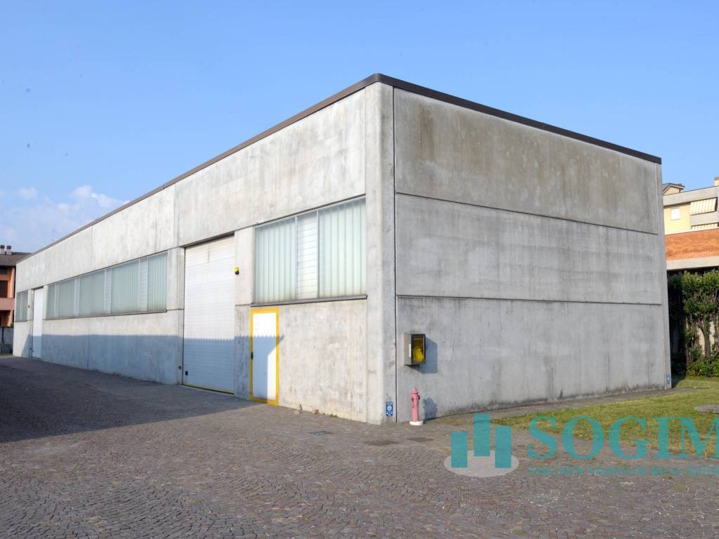 capannone in vendita a Cantù