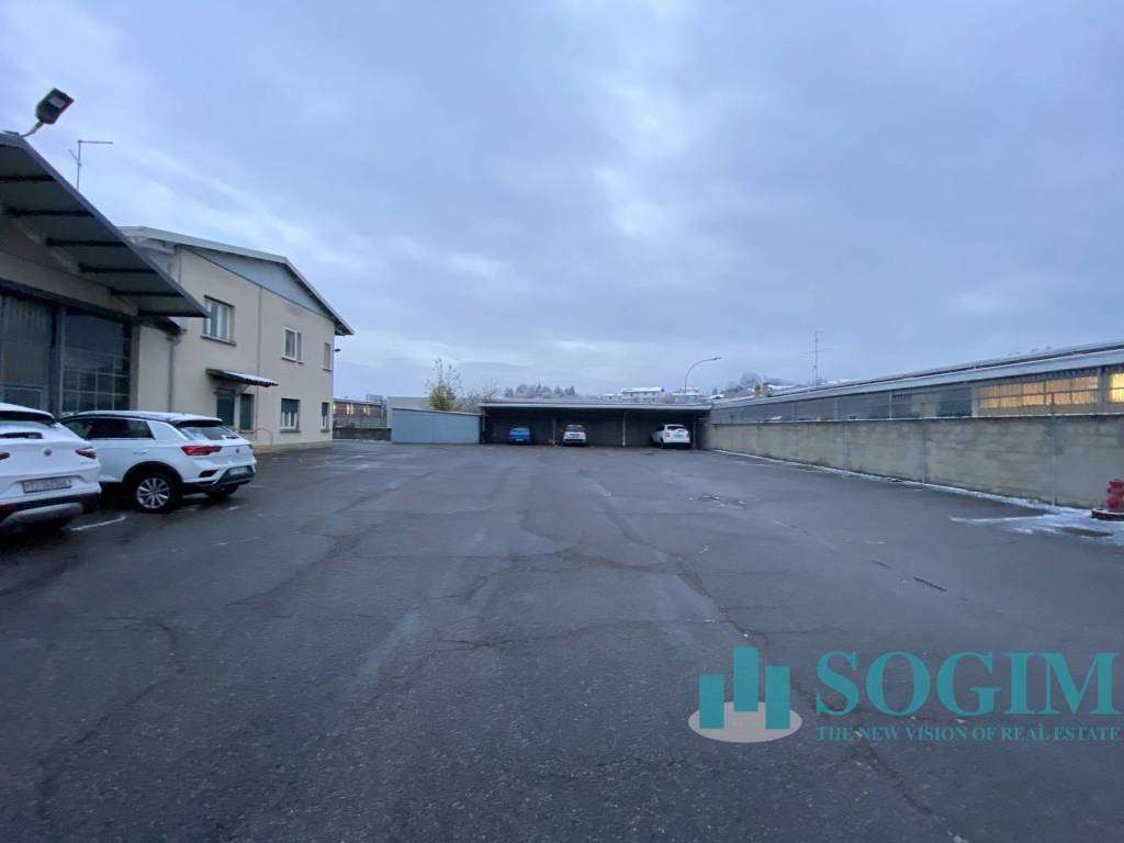 capannone in vendita a Cantù in zona Vighizzolo