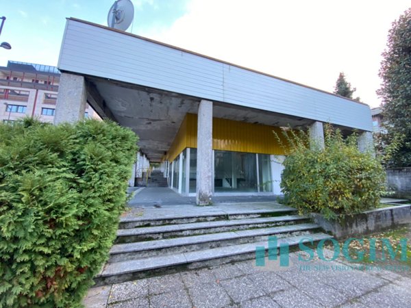 negozio in vendita a Cantù