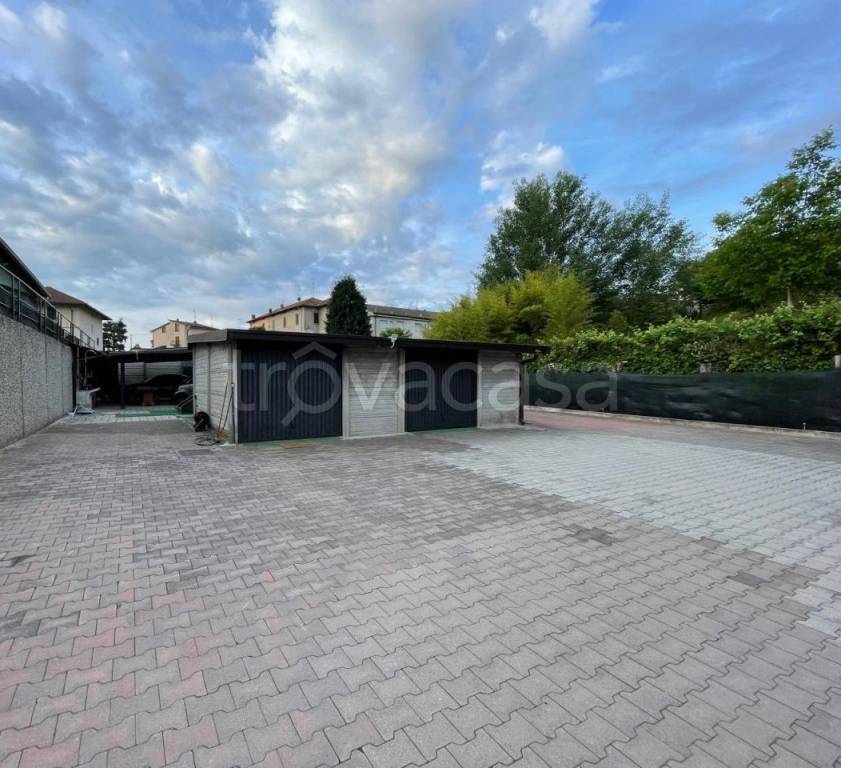 casa indipendente in vendita a Cantù