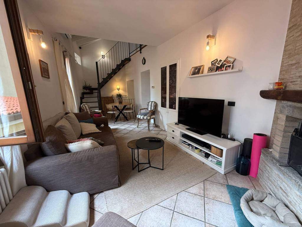 appartamento in vendita a Cantù in zona Vighizzolo