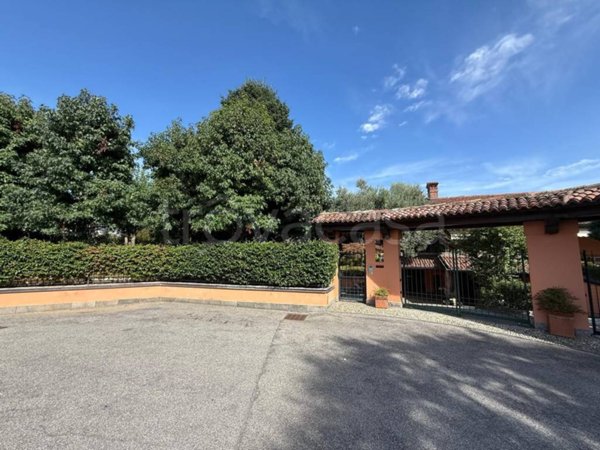 casa indipendente in vendita a Cantù